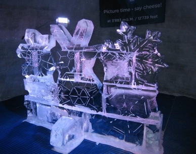 071 Ice sculpture